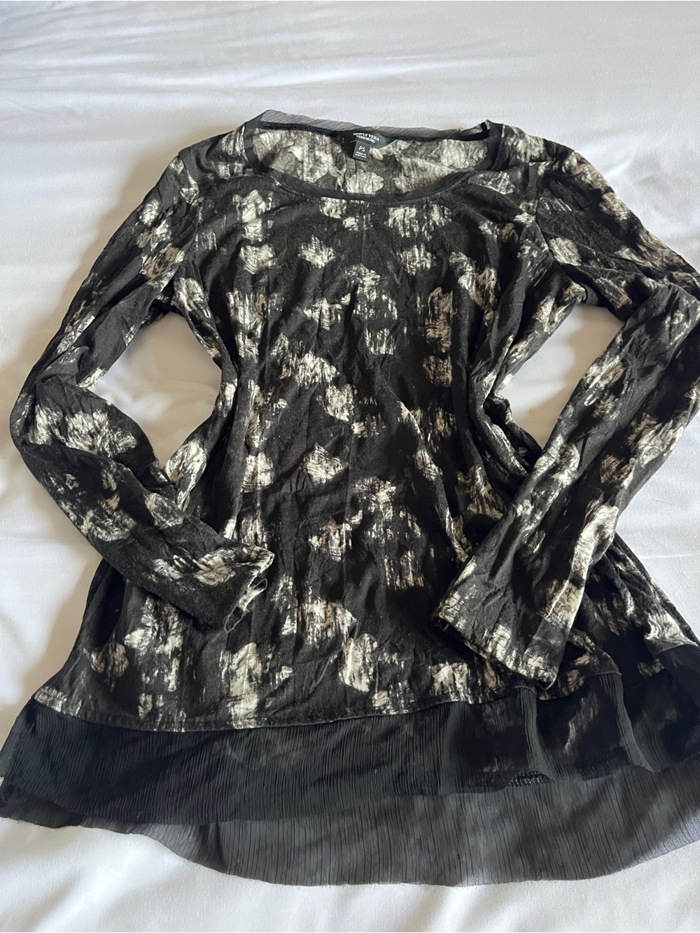 Simply Vera Vera Wang Size PS Black & Gray Floral Print Long Sleeve Tunic
